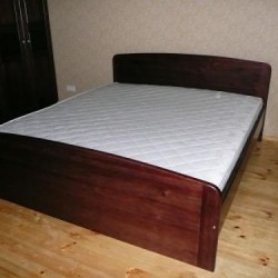 Bēcētas koka gultas